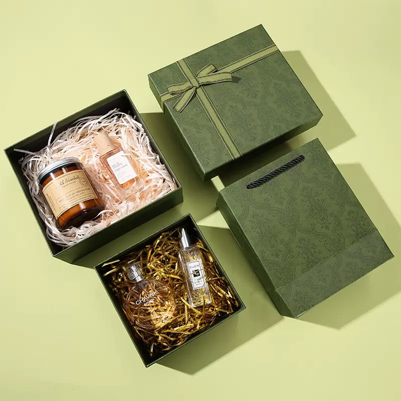 Custom Gift Cosmetic Boxes